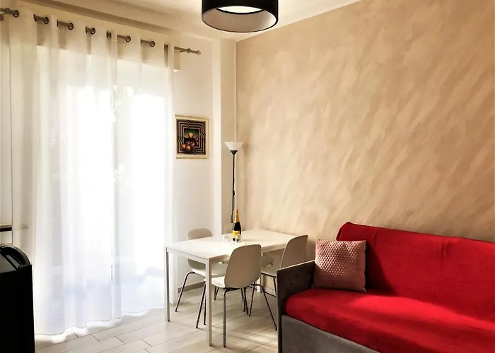 Lovely 2 Room Apartment With Small Garden
